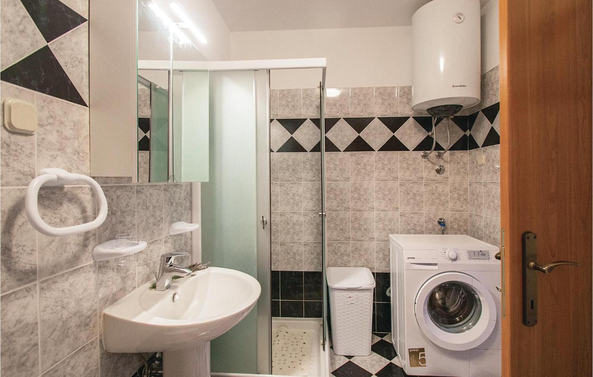Amazing Apartment In Labin With House Sea View Bagian luar foto