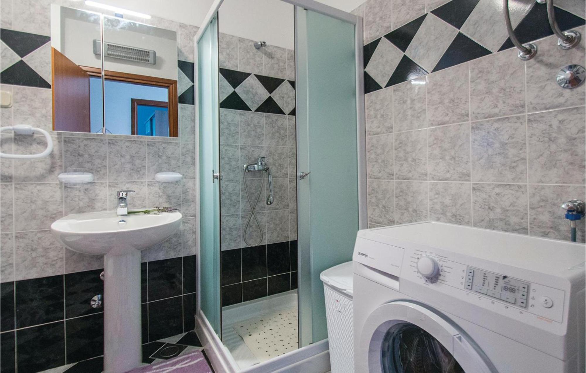 Amazing Apartment In Labin With House Sea View Bagian luar foto